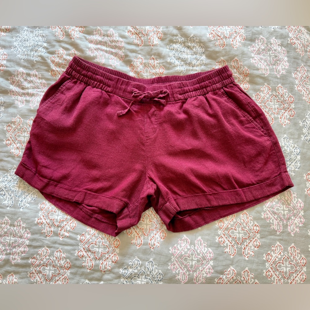 Old Navy Burgundy Linen Shorts - Size M